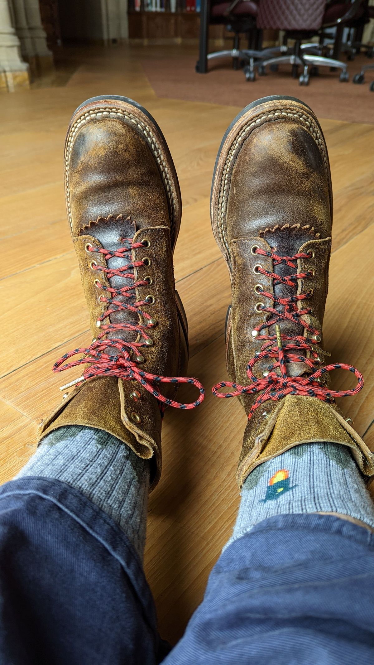 Photo by patinathunderdome on May 5, 2022 of the White's Bounty Hunter in Horween Cinnamon Waxed Flesh.