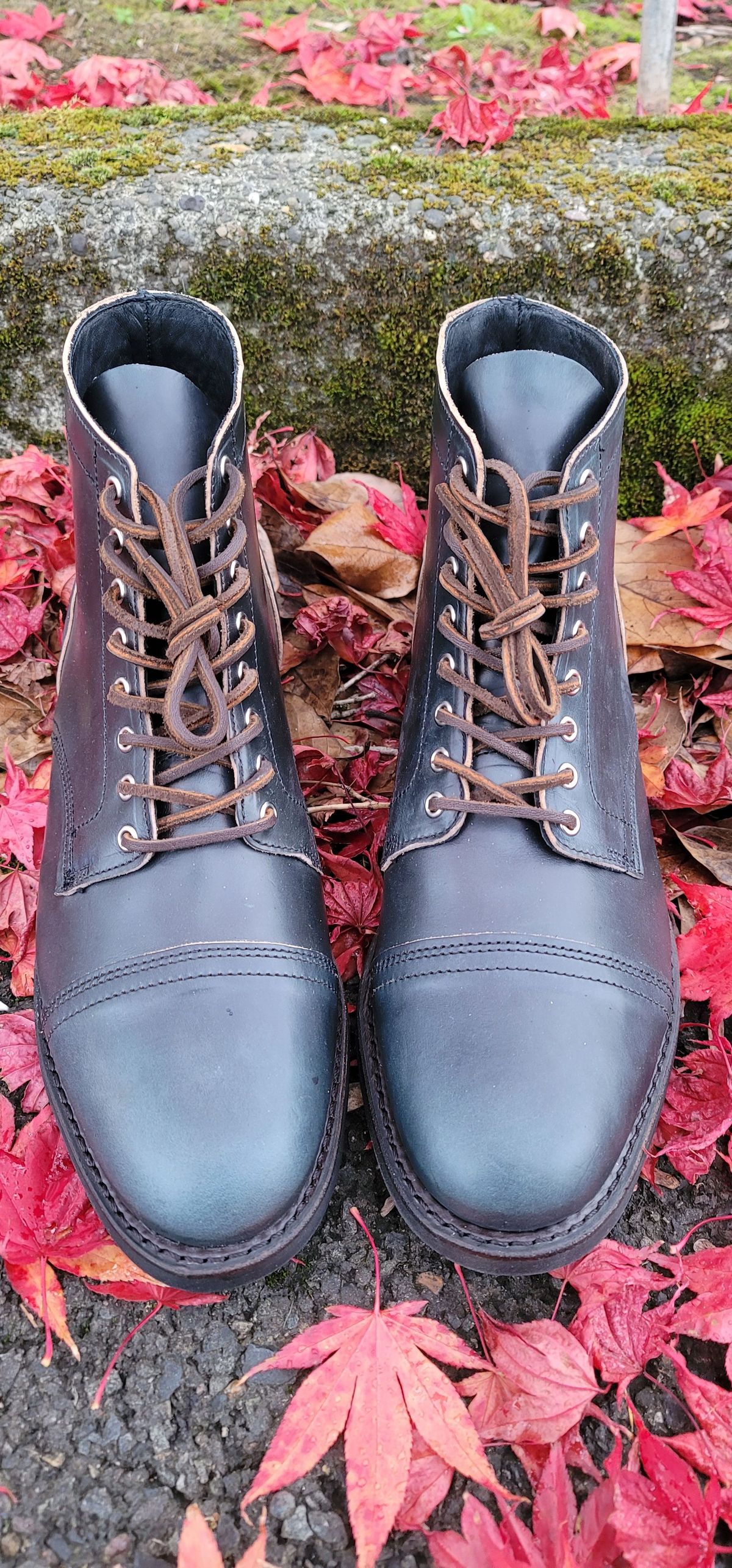 Photo by patinathunderdome on November 4, 2021 of the Thursday Vanguard in Horween Indigo Chromexcel.