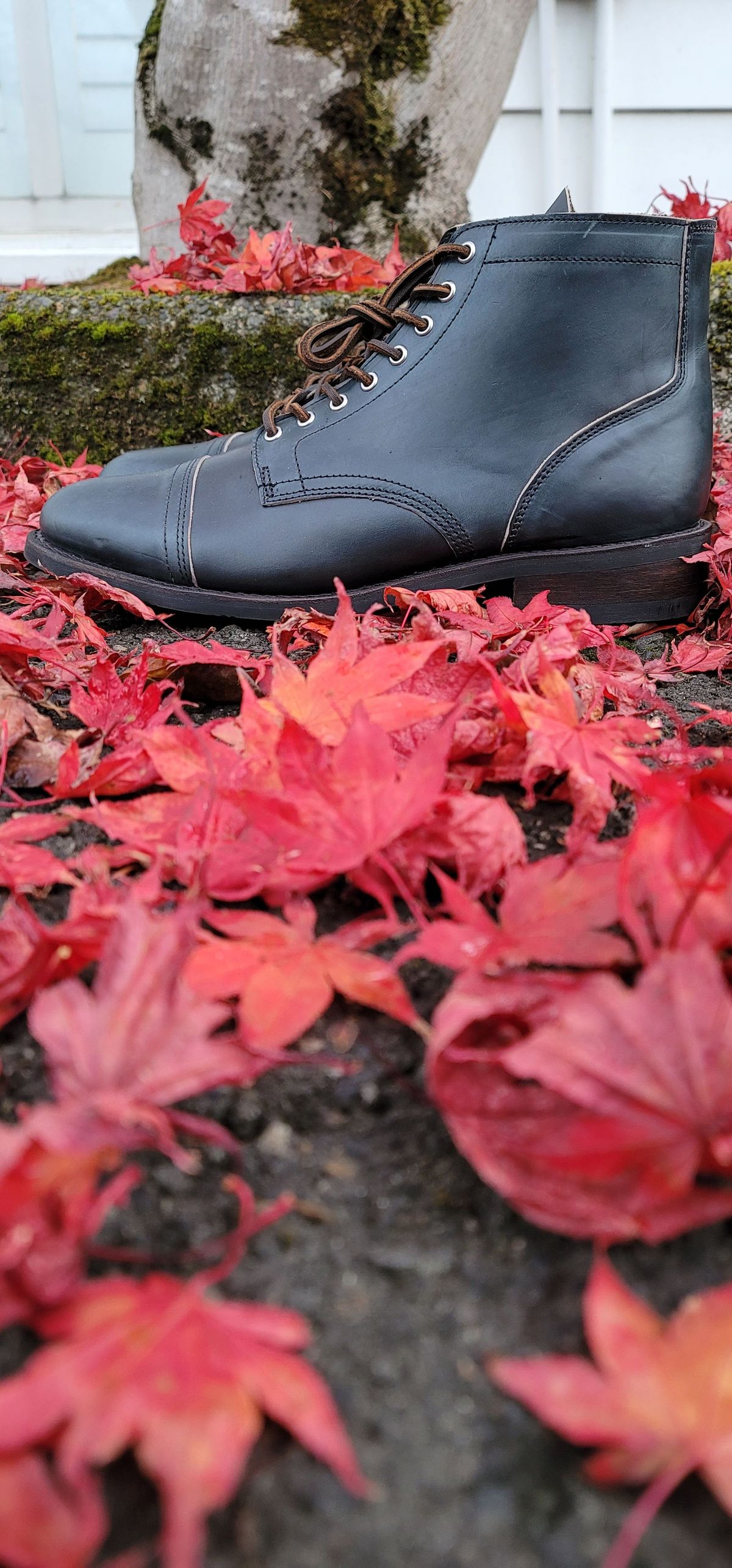 Photo by patinathunderdome on November 4, 2021 of the Thursday Vanguard in Horween Indigo Chromexcel.