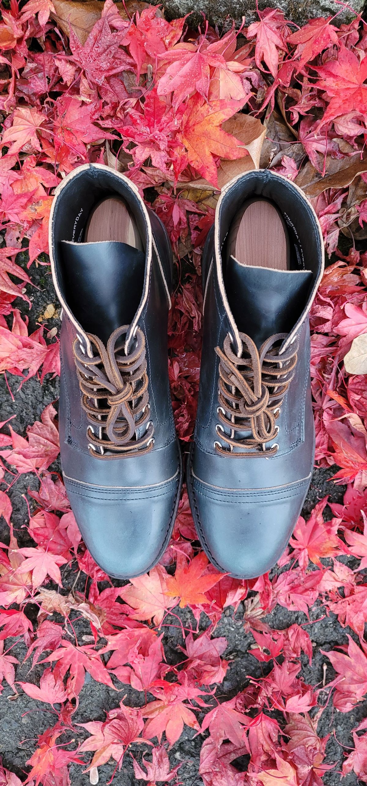 Photo by patinathunderdome on November 4, 2021 of the Thursday Vanguard in Horween Indigo Chromexcel.