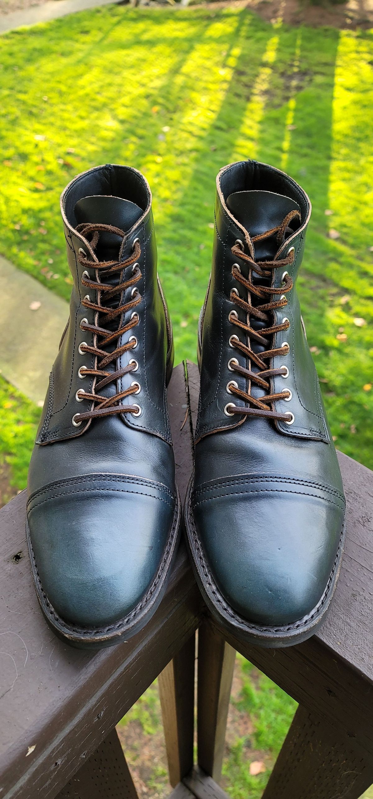 Photo by patinathunderdome on December 5, 2021 of the Thursday Vanguard in Horween Indigo Chromexcel.