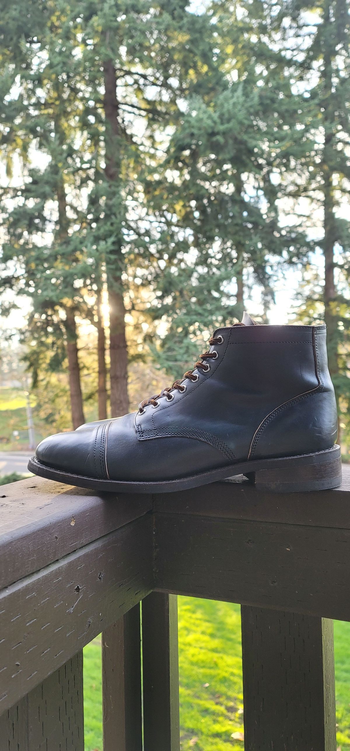 Photo by patinathunderdome on December 5, 2021 of the Thursday Vanguard in Horween Indigo Chromexcel.