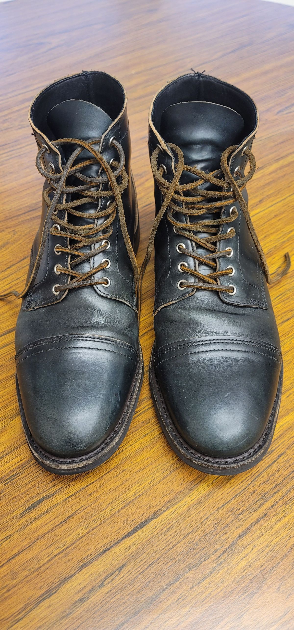 Photo by patinathunderdome on January 5, 2022 of the Thursday Vanguard in Horween Indigo Chromexcel.