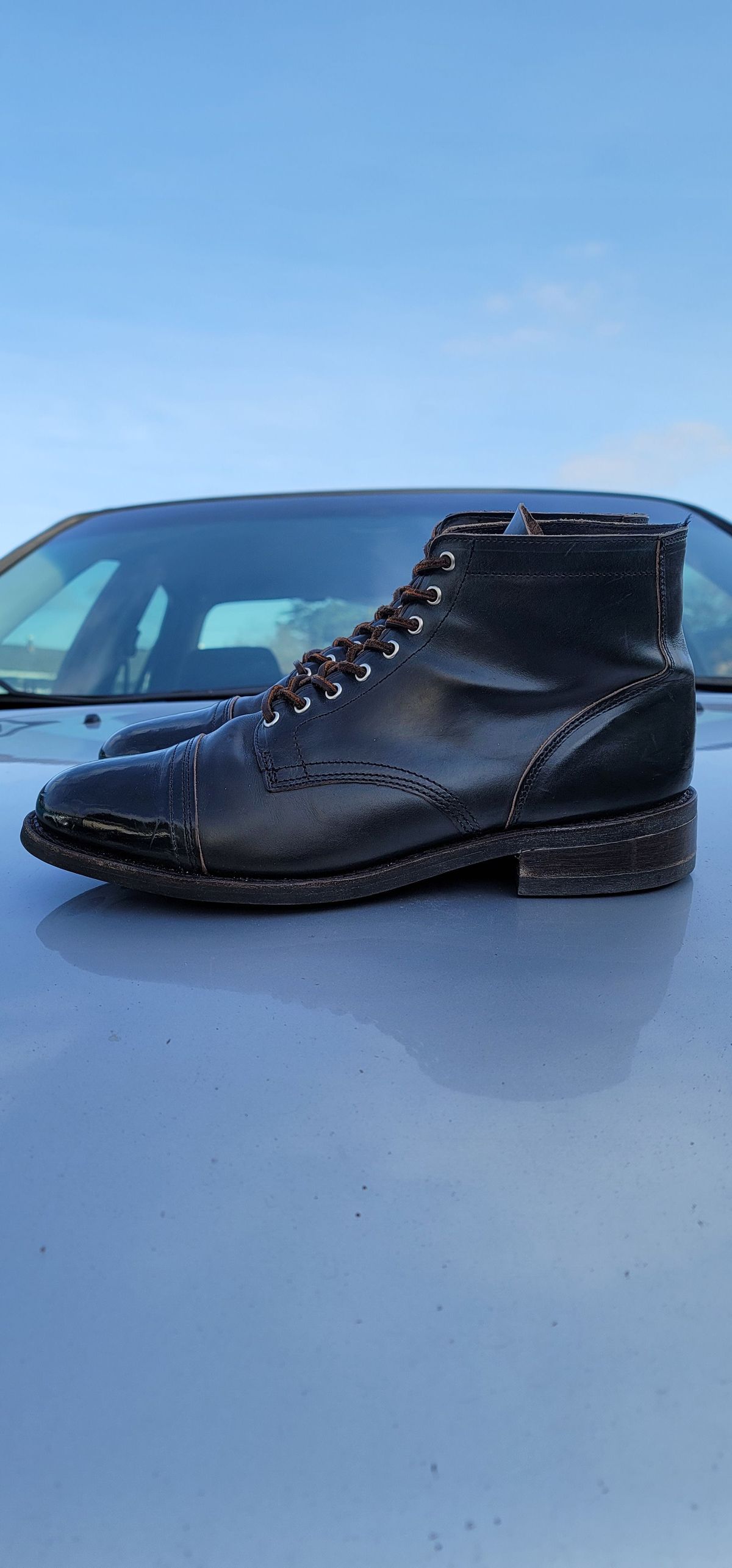 Photo by patinathunderdome on February 5, 2022 of the Thursday Vanguard in Horween Indigo Chromexcel.