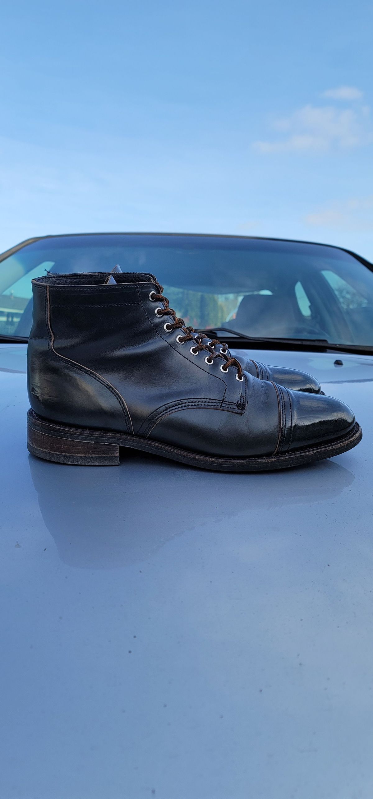 Photo by patinathunderdome on February 5, 2022 of the Thursday Vanguard in Horween Indigo Chromexcel.