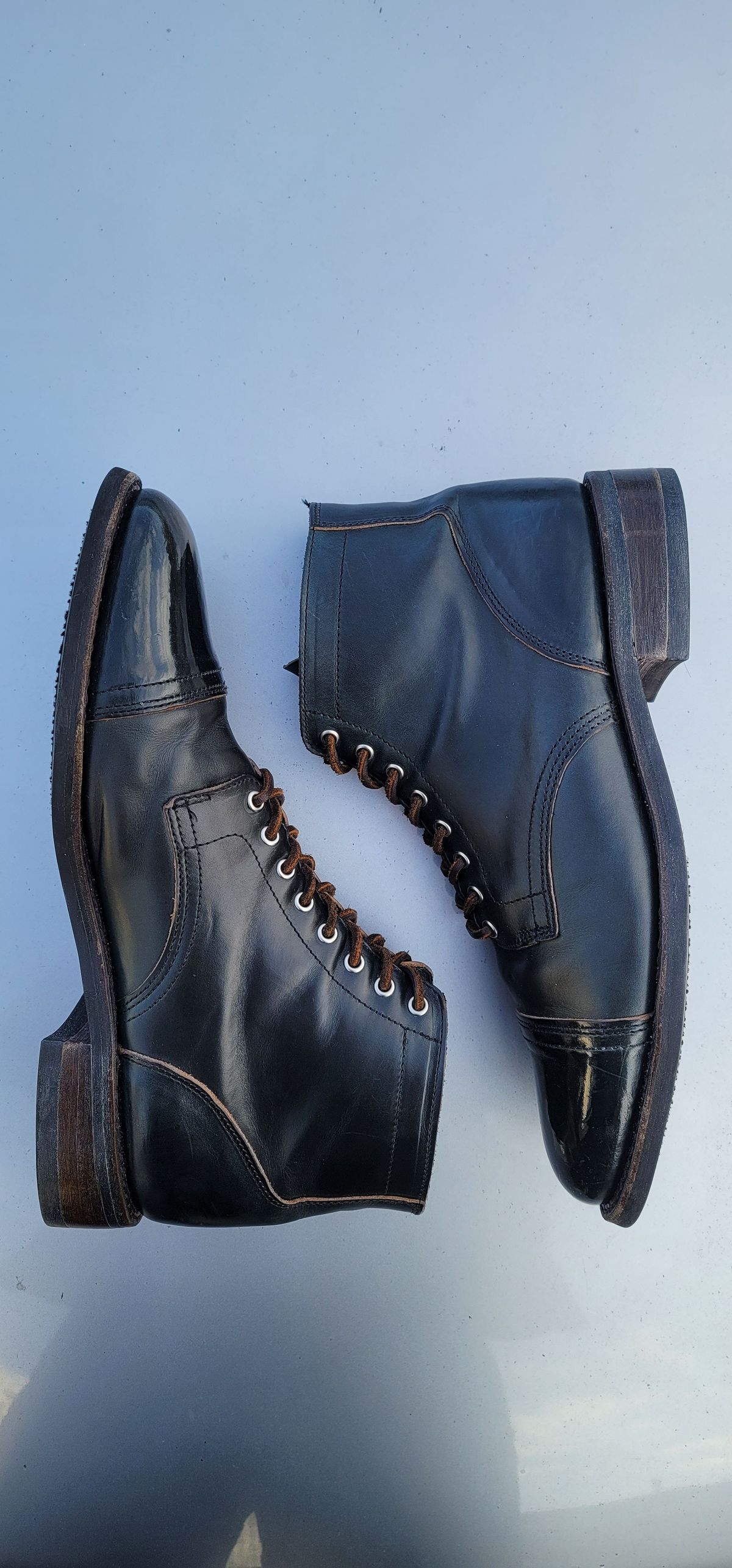 Photo by patinathunderdome on February 5, 2022 of the Thursday Vanguard in Horween Indigo Chromexcel.