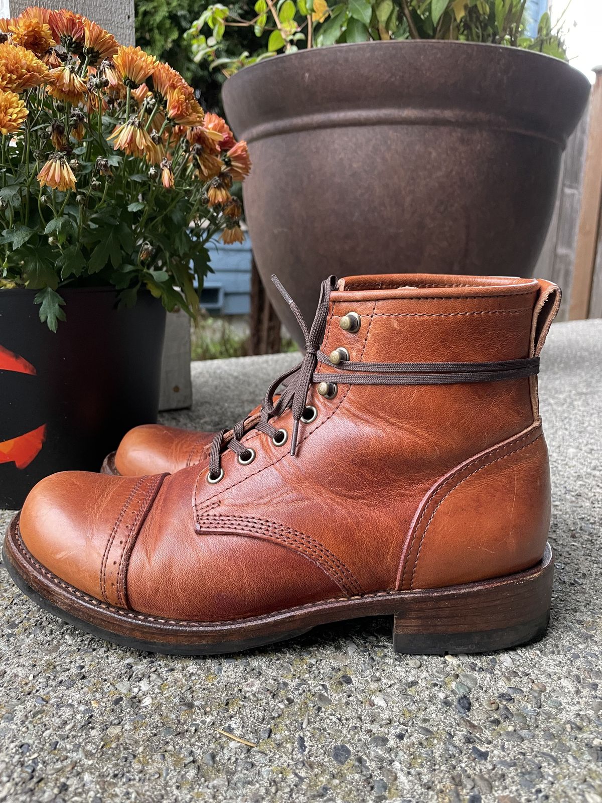 Photo by patinathunderdome on December 4, 2021 of the Julian Boots Bowery in Horween Cognac Essex.