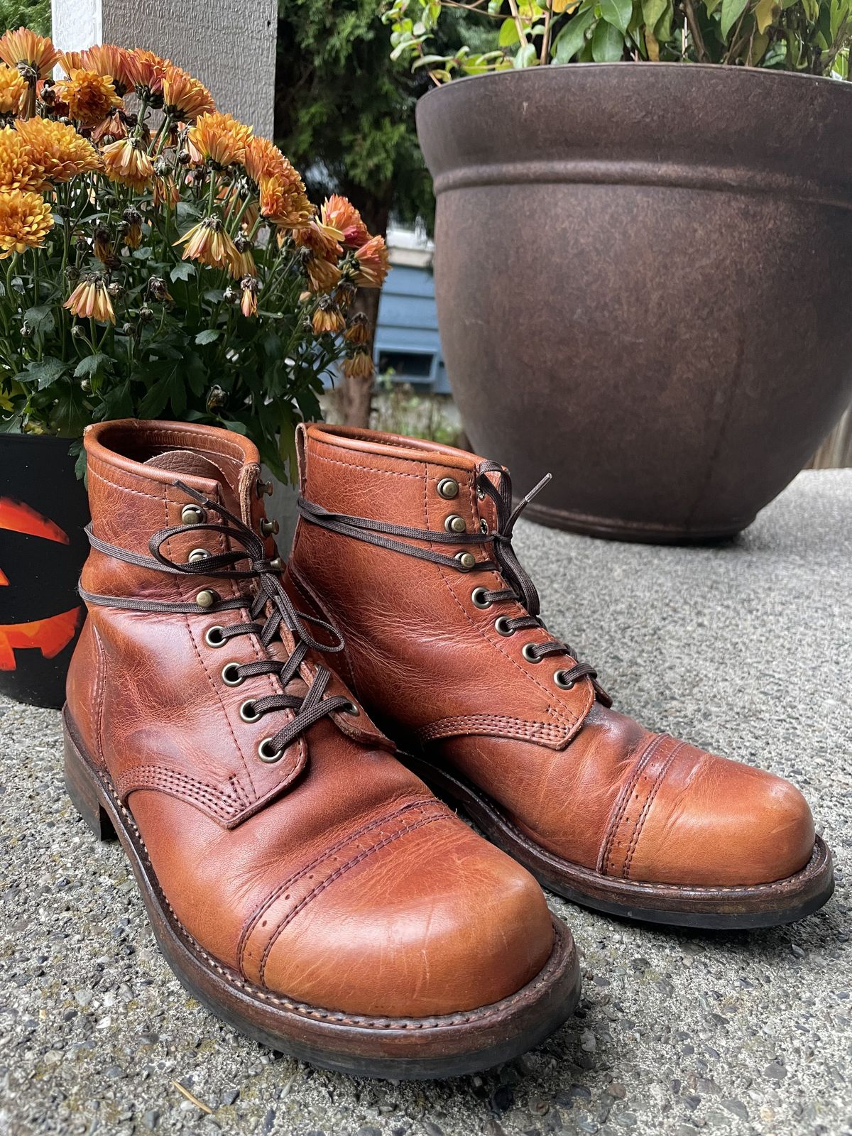 Photo by patinathunderdome on December 4, 2021 of the Julian Boots Bowery in Horween Cognac Essex.