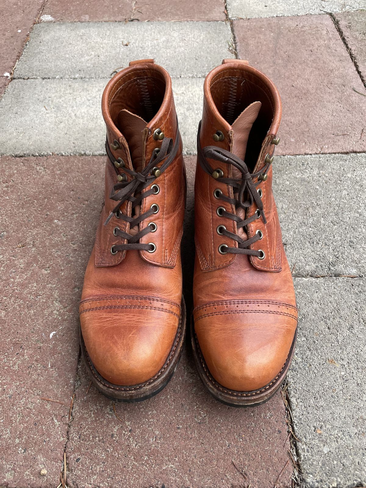 Photo by patinathunderdome on February 5, 2022 of the Julian Boots Bowery in Horween Cognac Essex.