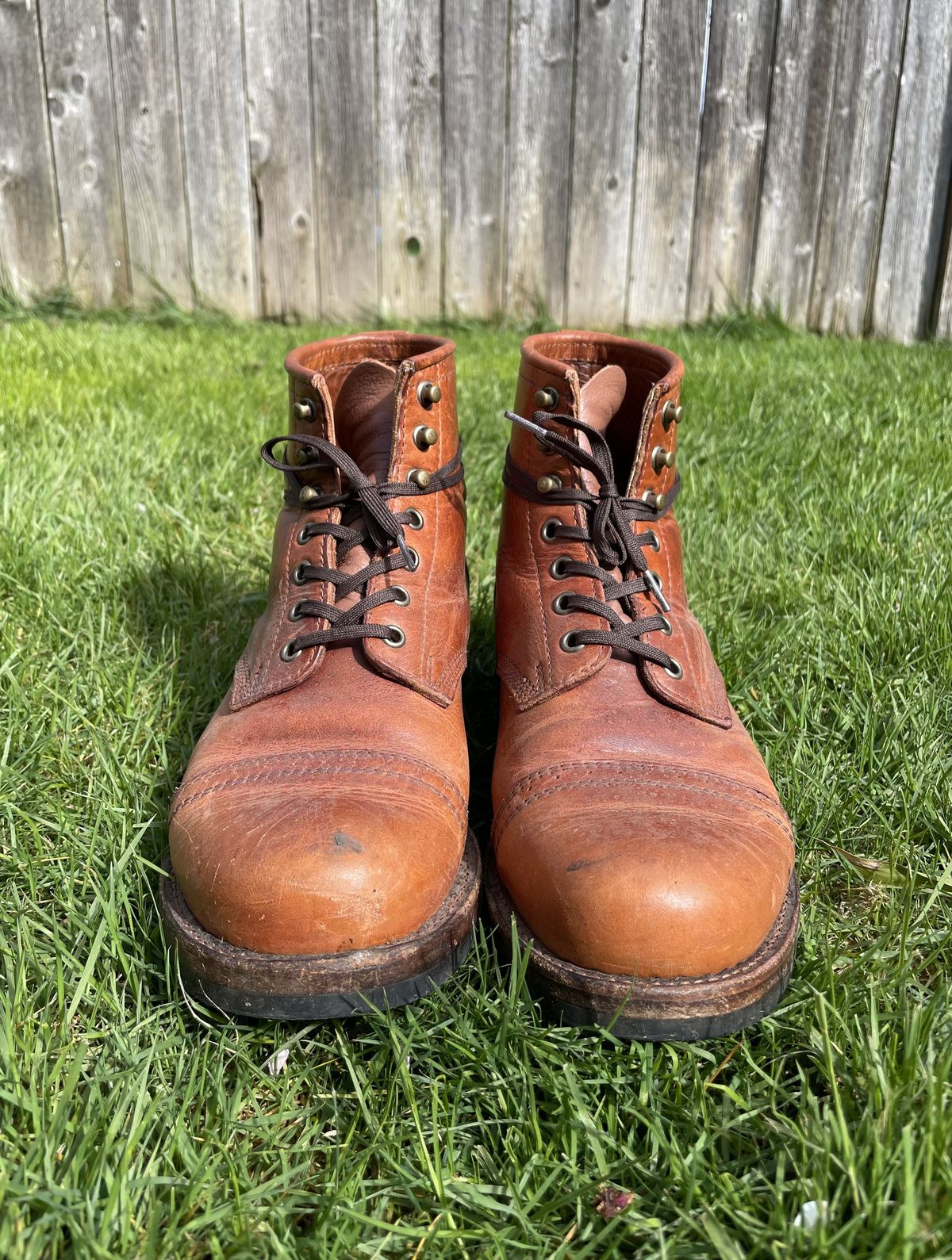 Photo by patinathunderdome on April 5, 2022 of the Julian Boots Bowery in Horween Cognac Essex.