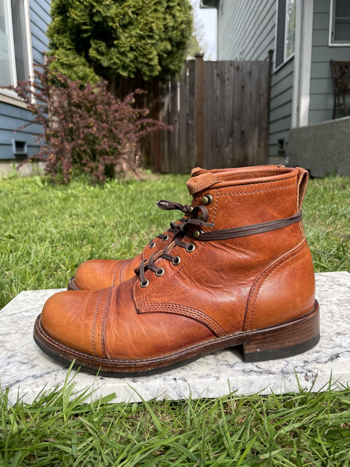 Photo by patinathunderdome on May 5, 2022 of the Julian Boots Bowery in Horween Cognac Essex.