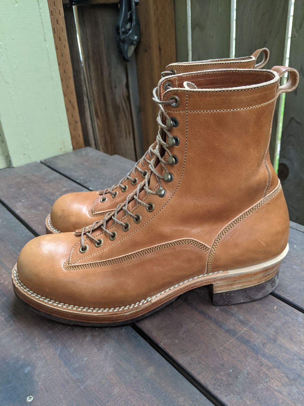 Photo by patinathunderdome on October 6, 2021 of the Onderhoud LCV01 Lineman Boot in Wickett & Craig Buck Brown Traditional Harness.