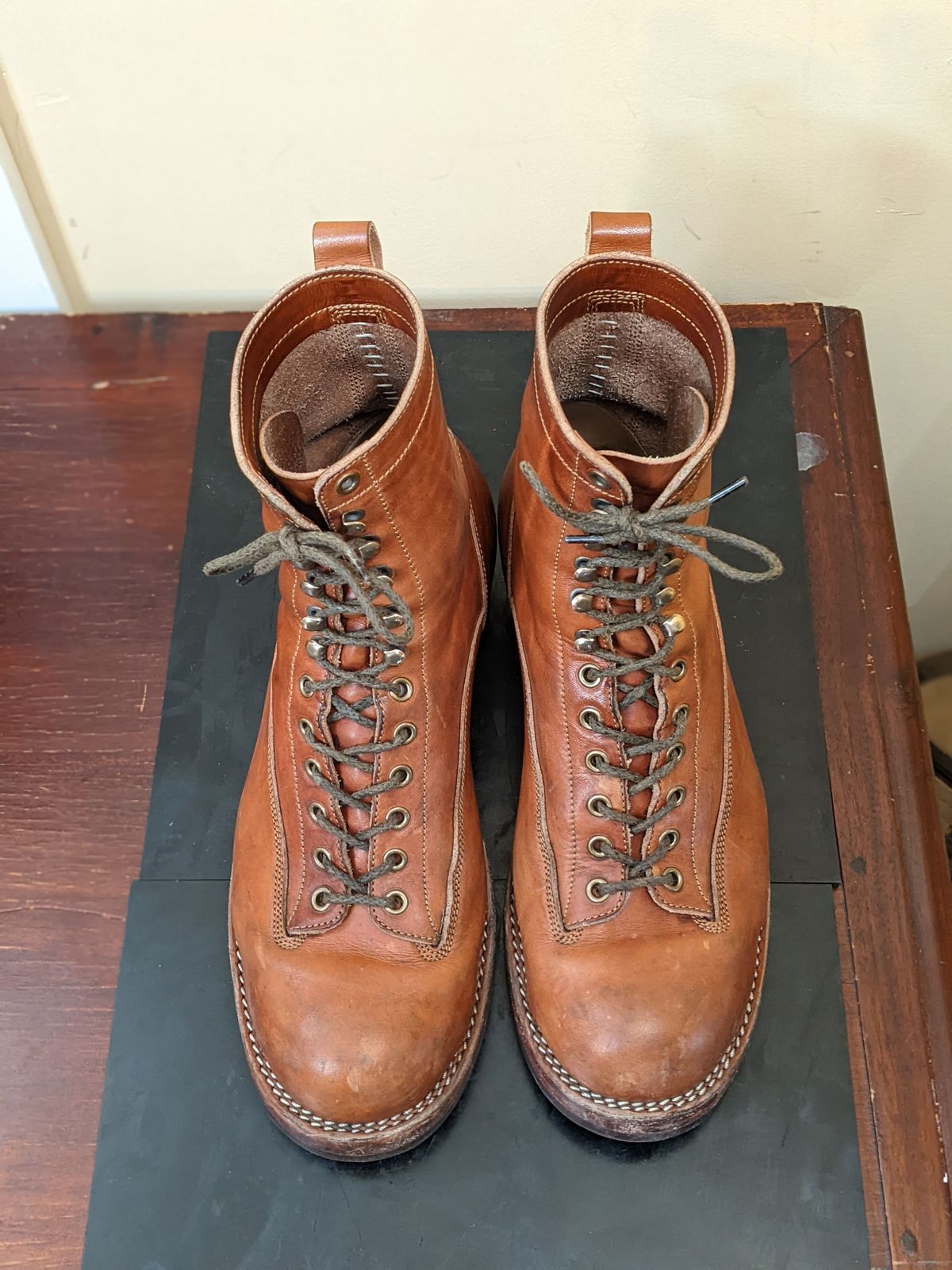 Photo by patinathunderdome on December 6, 2021 of the Onderhoud LCV01 Lineman Boot in Wickett & Craig Buck Brown Traditional Harness.