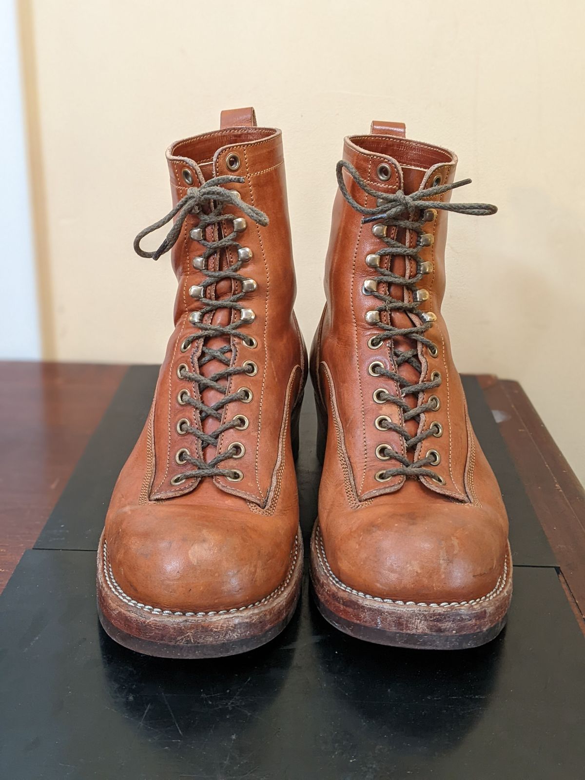 Photo by patinathunderdome on December 6, 2021 of the Onderhoud LCV01 Lineman Boot in Wickett & Craig Buck Brown Traditional Harness.