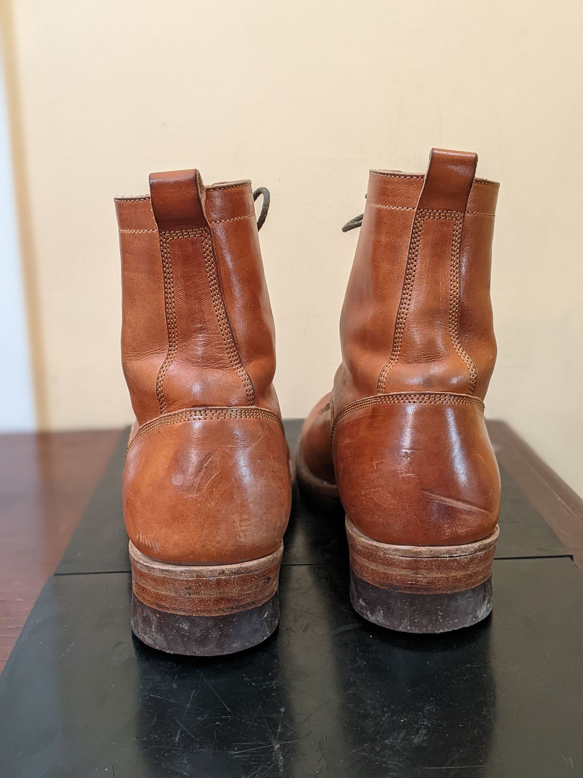 Photo by patinathunderdome on December 6, 2021 of the Onderhoud LCV01 Lineman Boot in Wickett & Craig Buck Brown Traditional Harness.