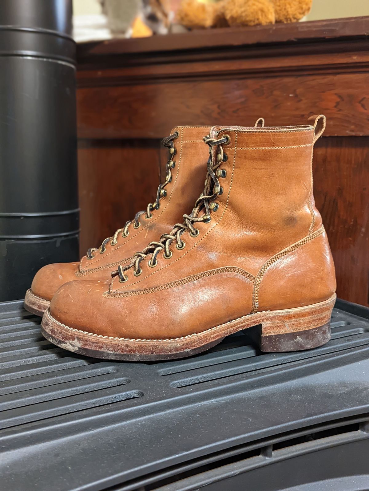 Photo by patinathunderdome on January 6, 2022 of the Onderhoud LCV01 Lineman Boot in Wickett & Craig Buck Brown Traditional Harness.