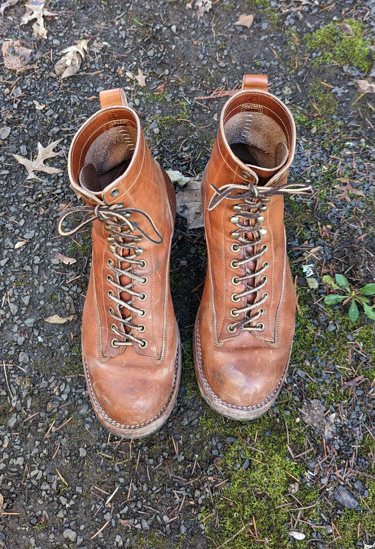 Photo by patinathunderdome on February 6, 2022 of the Onderhoud LCV01 Lineman Boot in Wickett & Craig Buck Brown Traditional Harness.
