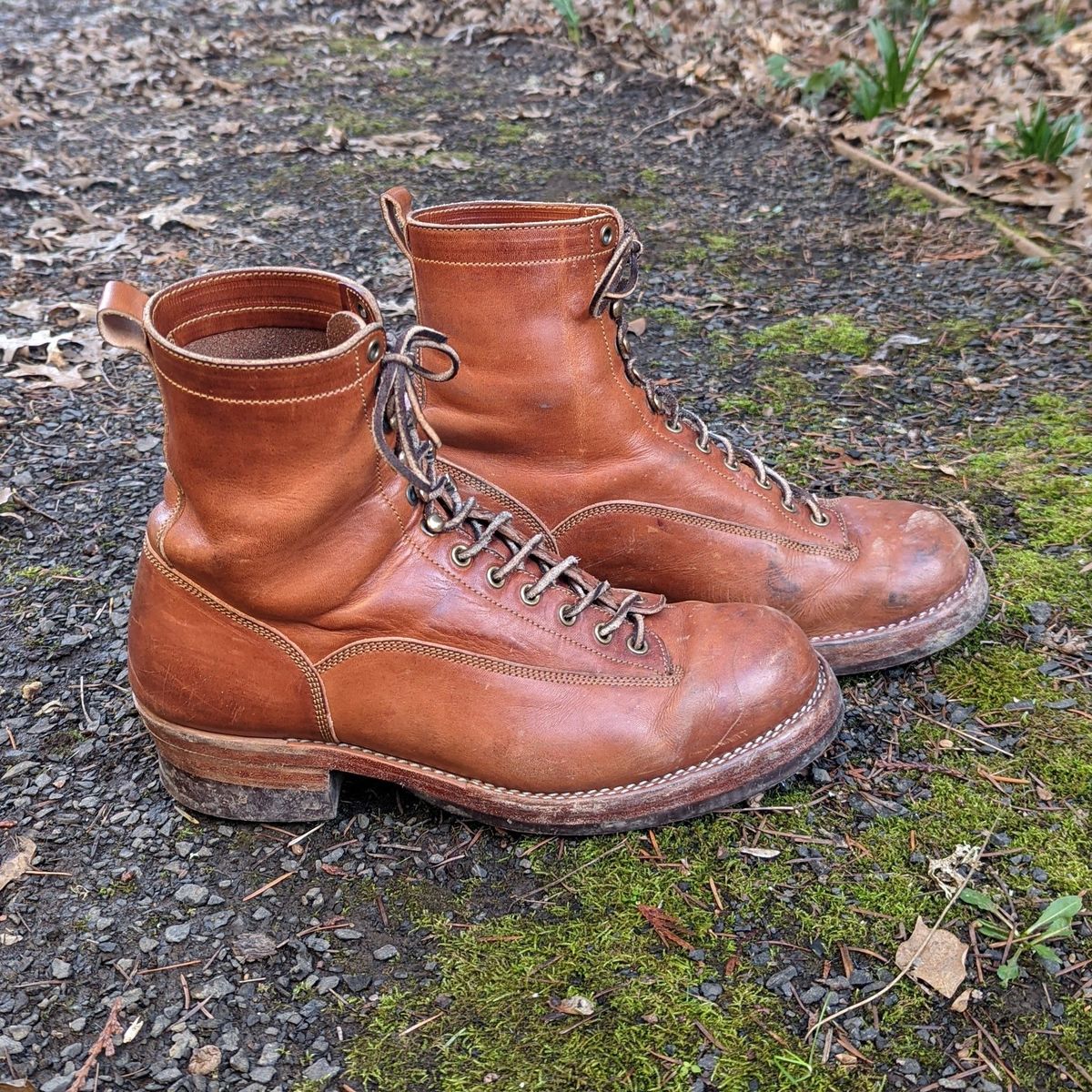 Photo by patinathunderdome on February 6, 2022 of the Onderhoud LCV01 Lineman Boot in Wickett & Craig Buck Brown Traditional Harness.