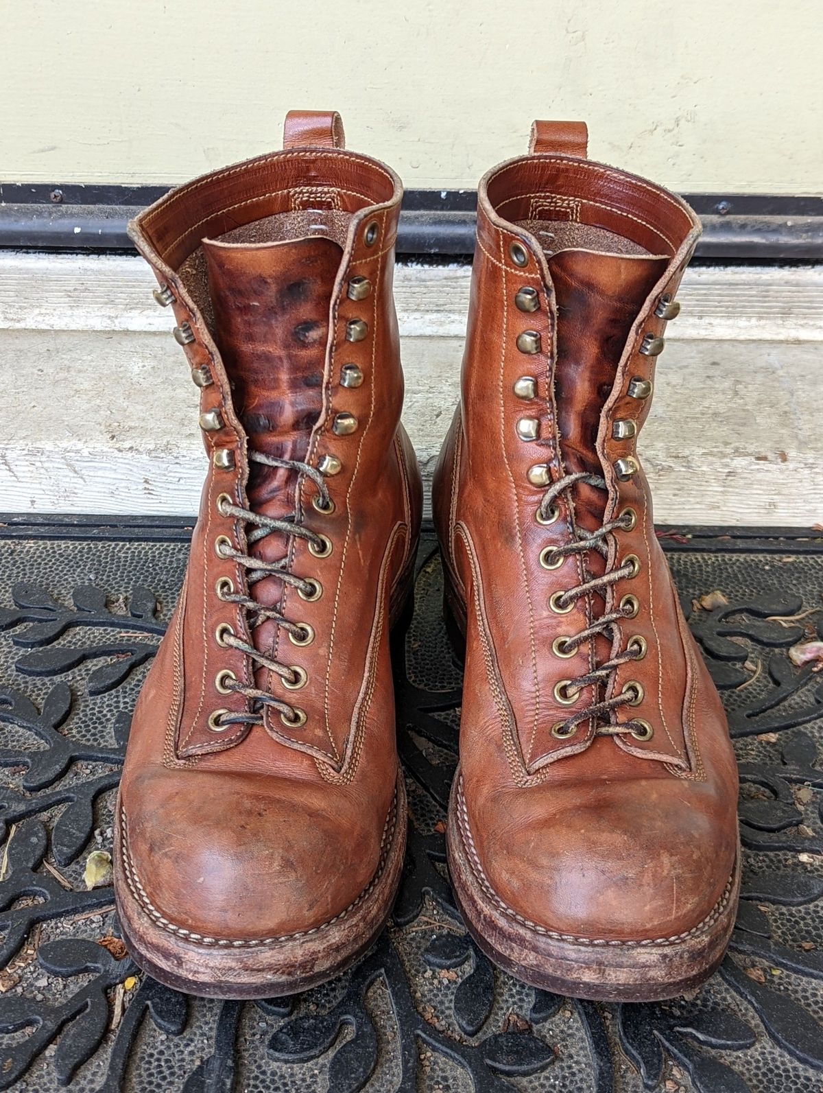 Photo by patinathunderdome on April 6, 2022 of the Onderhoud LCV01 Lineman Boot in Wickett & Craig Buck Brown Traditional Harness.