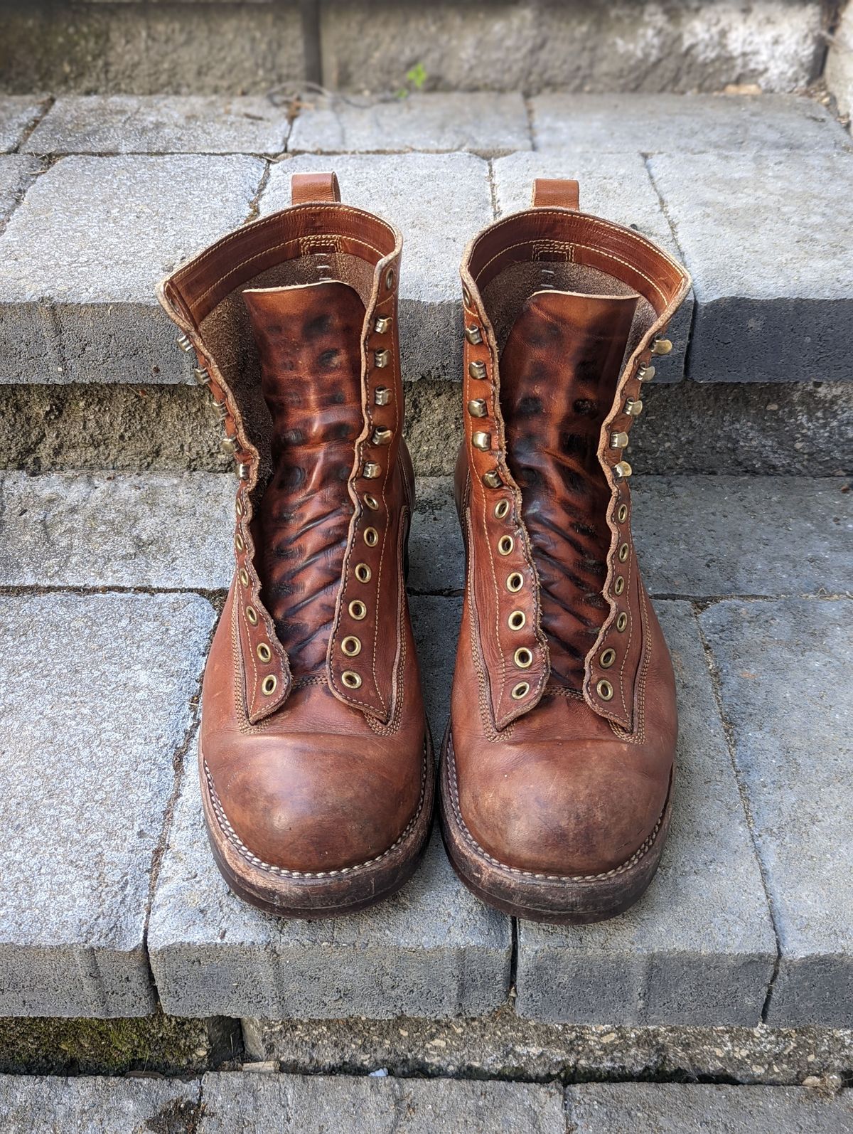 Photo by patinathunderdome on May 6, 2022 of the Onderhoud LCV01 Lineman Boot in Wickett & Craig Buck Brown Traditional Harness.