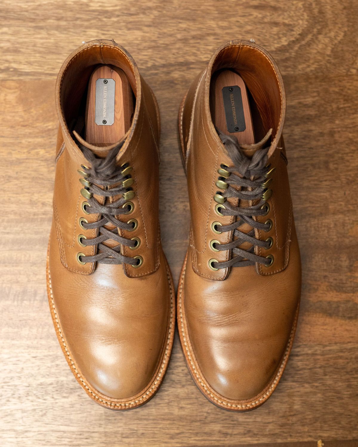 Photo by patinathunderdome on December 2, 2021 of the Grant Stone Diesel Boot in Horween Dune Chromexcel.