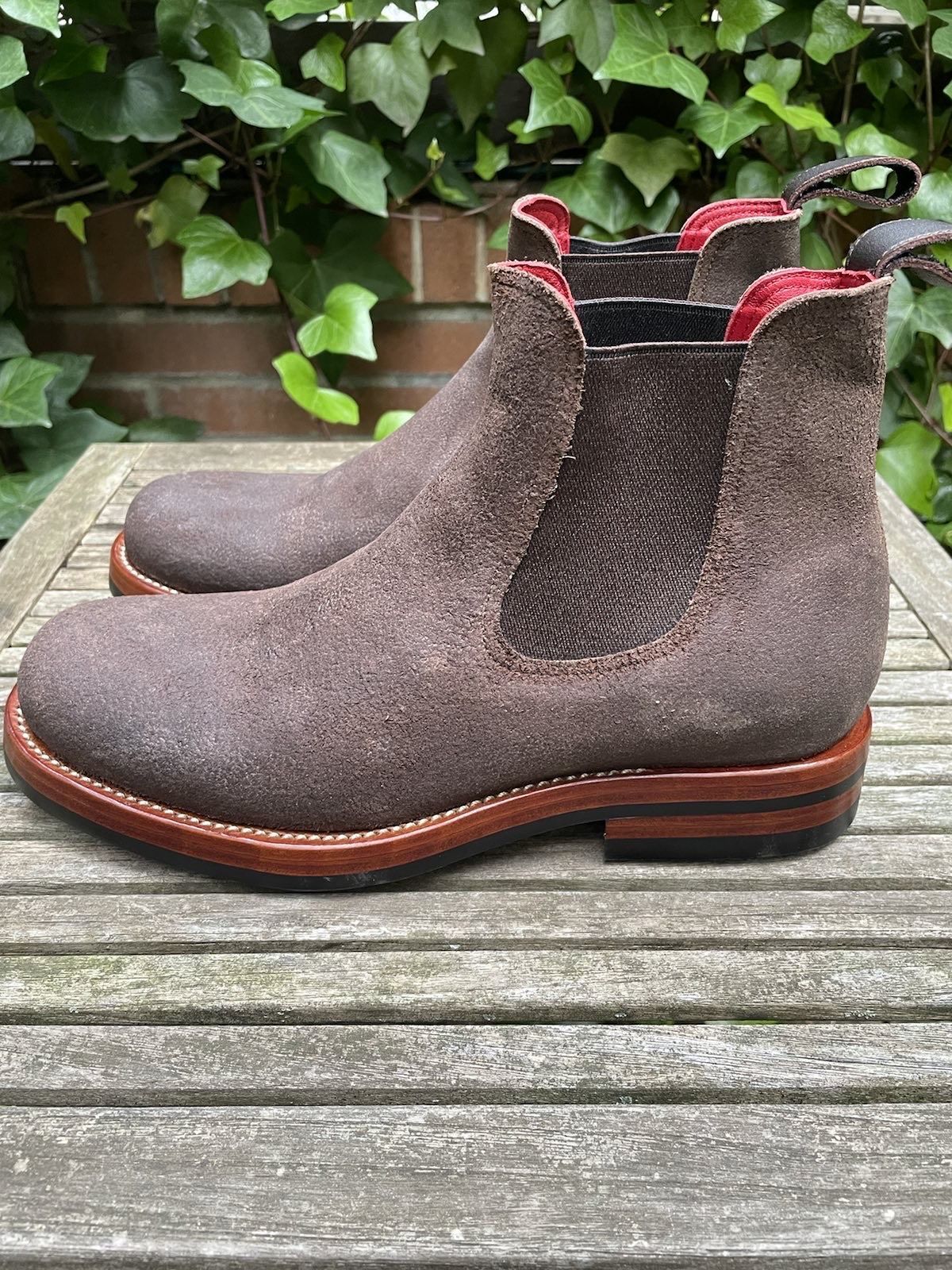 Photo by patinathunderdome on November 5, 2021 of the Benzein The Seventh Chelsea Boot in Horween Dark Brown Waxed Flesh.