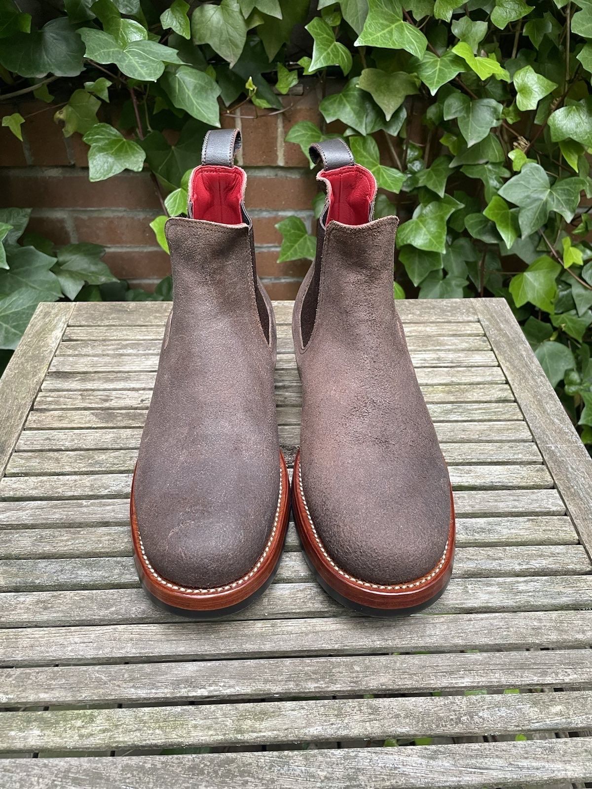Photo by patinathunderdome on November 5, 2021 of the Benzein The Seventh Chelsea Boot in Horween Dark Brown Waxed Flesh.