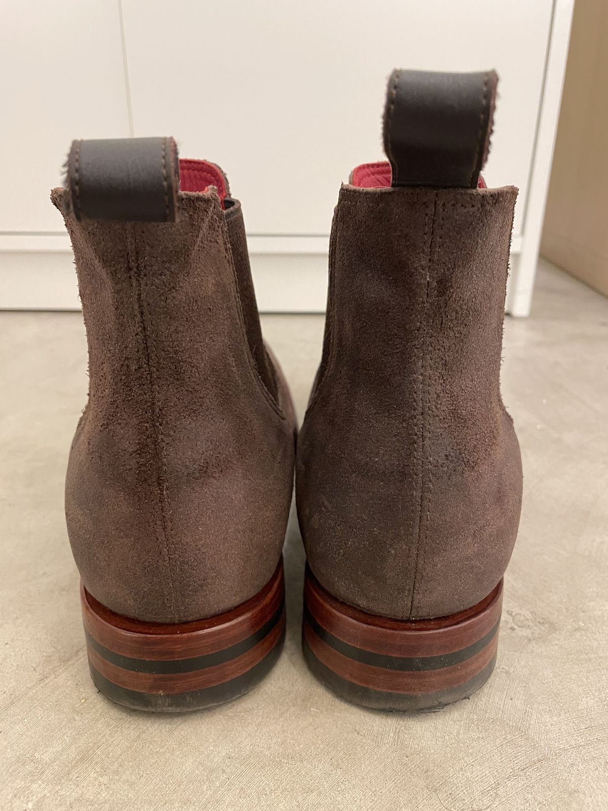 Photo by patinathunderdome on December 6, 2021 of the Benzein The Seventh Chelsea Boot in Horween Dark Brown Waxed Flesh.