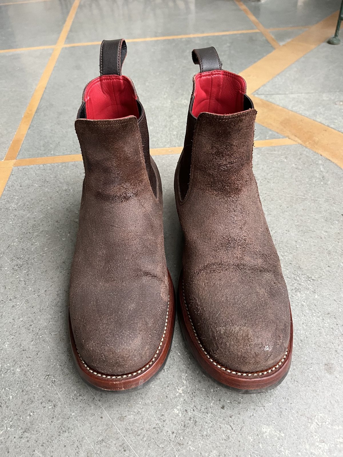 Photo by patinathunderdome on January 5, 2022 of the Benzein The Seventh Chelsea Boot in Horween Dark Brown Waxed Flesh.