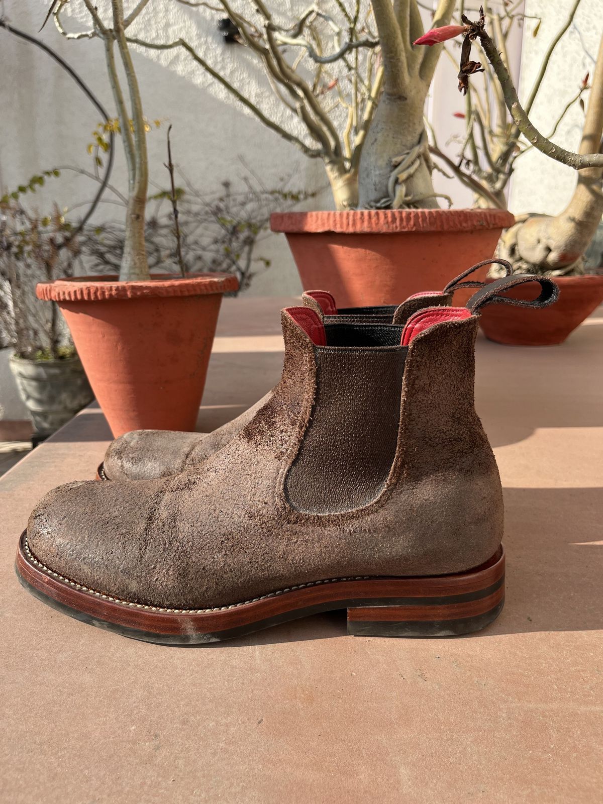 Photo by patinathunderdome on February 5, 2022 of the Benzein The Seventh Chelsea Boot in Horween Dark Brown Waxed Flesh.