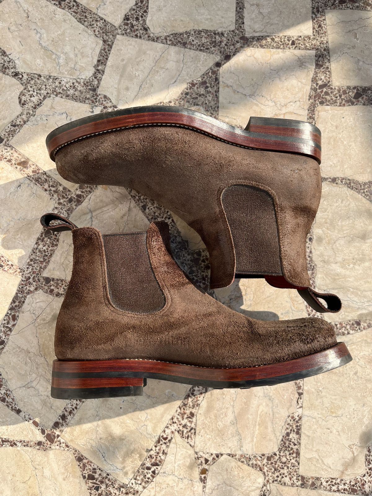 Photo by patinathunderdome on February 5, 2022 of the Benzein The Seventh Chelsea Boot in Horween Dark Brown Waxed Flesh.