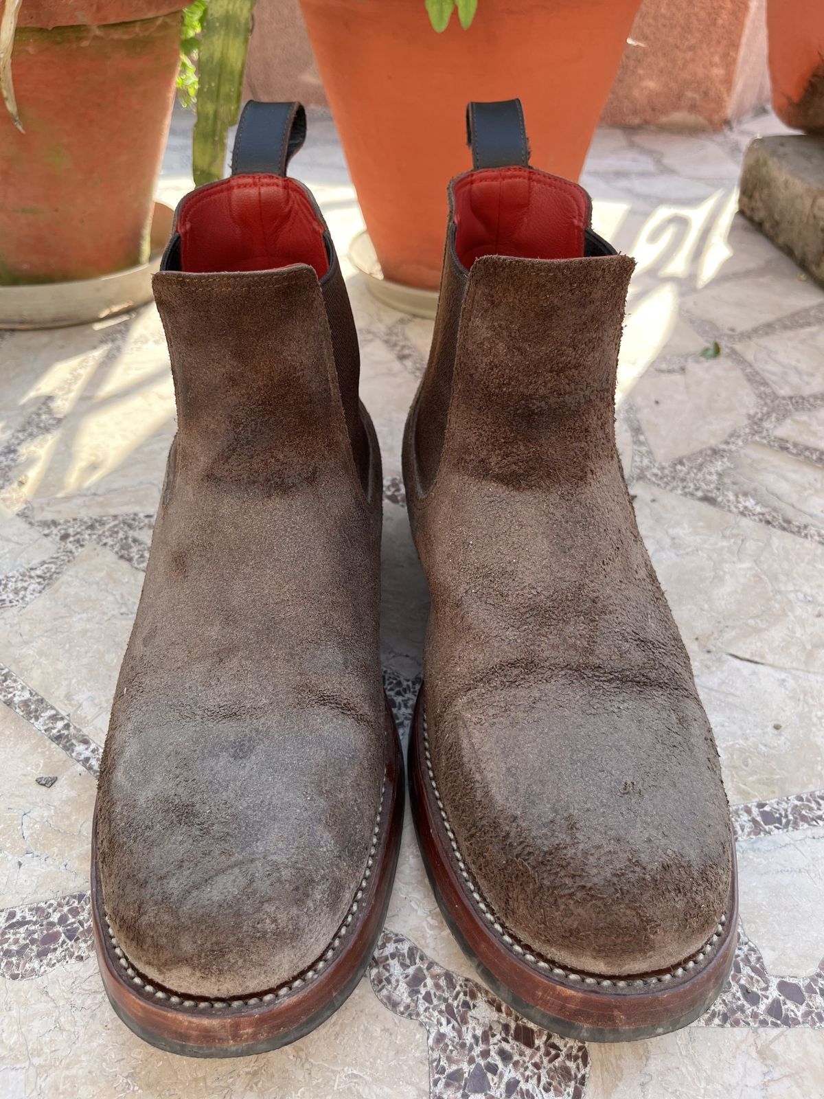 Photo by patinathunderdome on March 5, 2022 of the Benzein The Seventh Chelsea Boot in Horween Dark Brown Waxed Flesh.