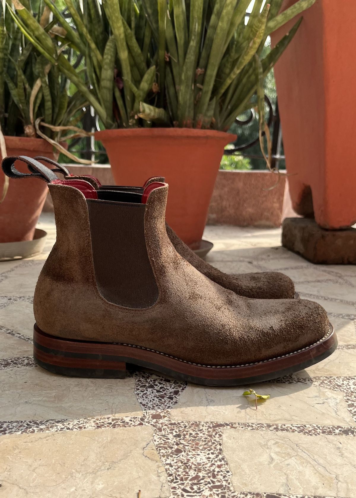 Photo by patinathunderdome on May 6, 2022 of the Benzein The Seventh Chelsea Boot in Horween Dark Brown Waxed Flesh.