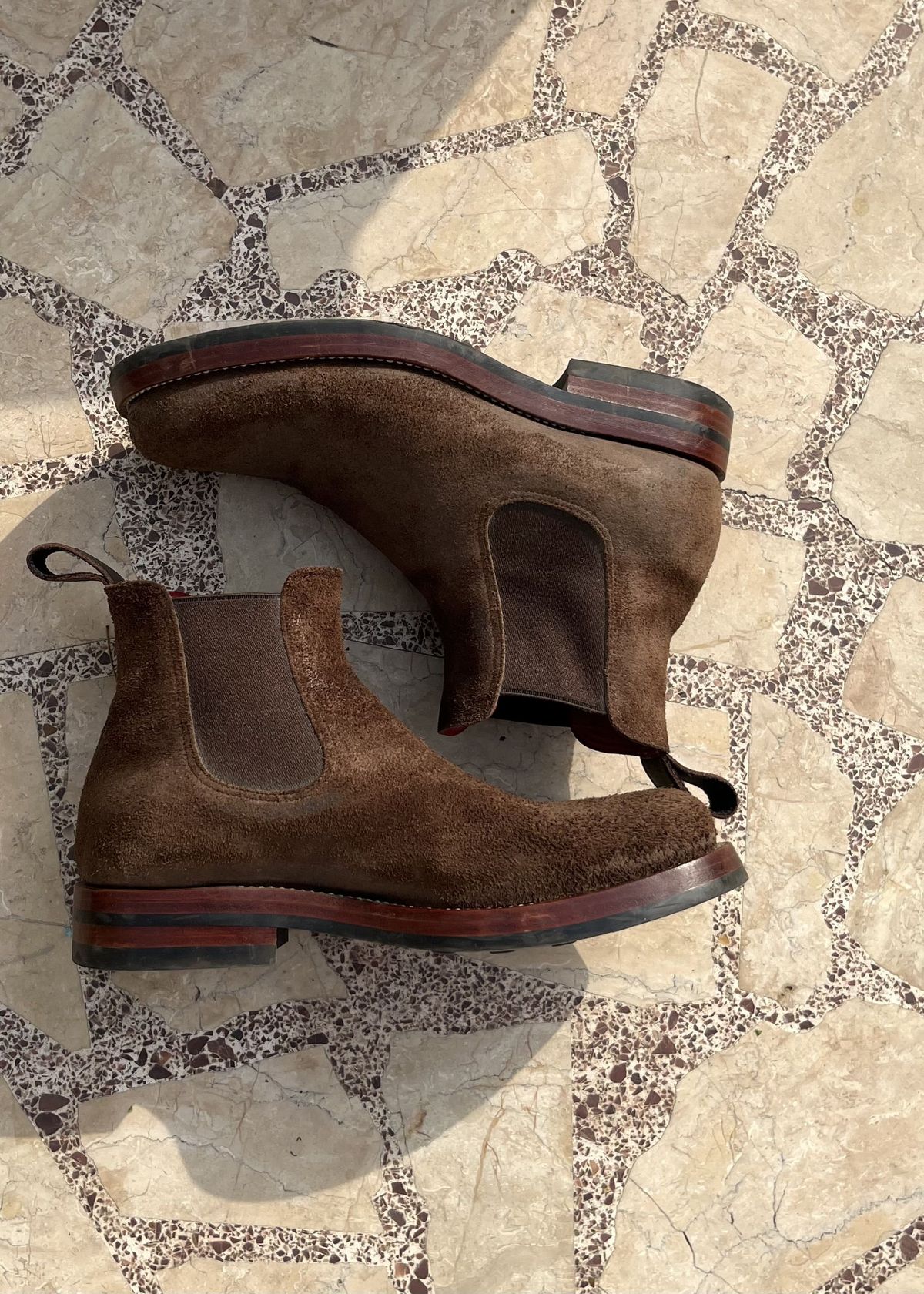 Photo by patinathunderdome on May 6, 2022 of the Benzein The Seventh Chelsea Boot in Horween Dark Brown Waxed Flesh.