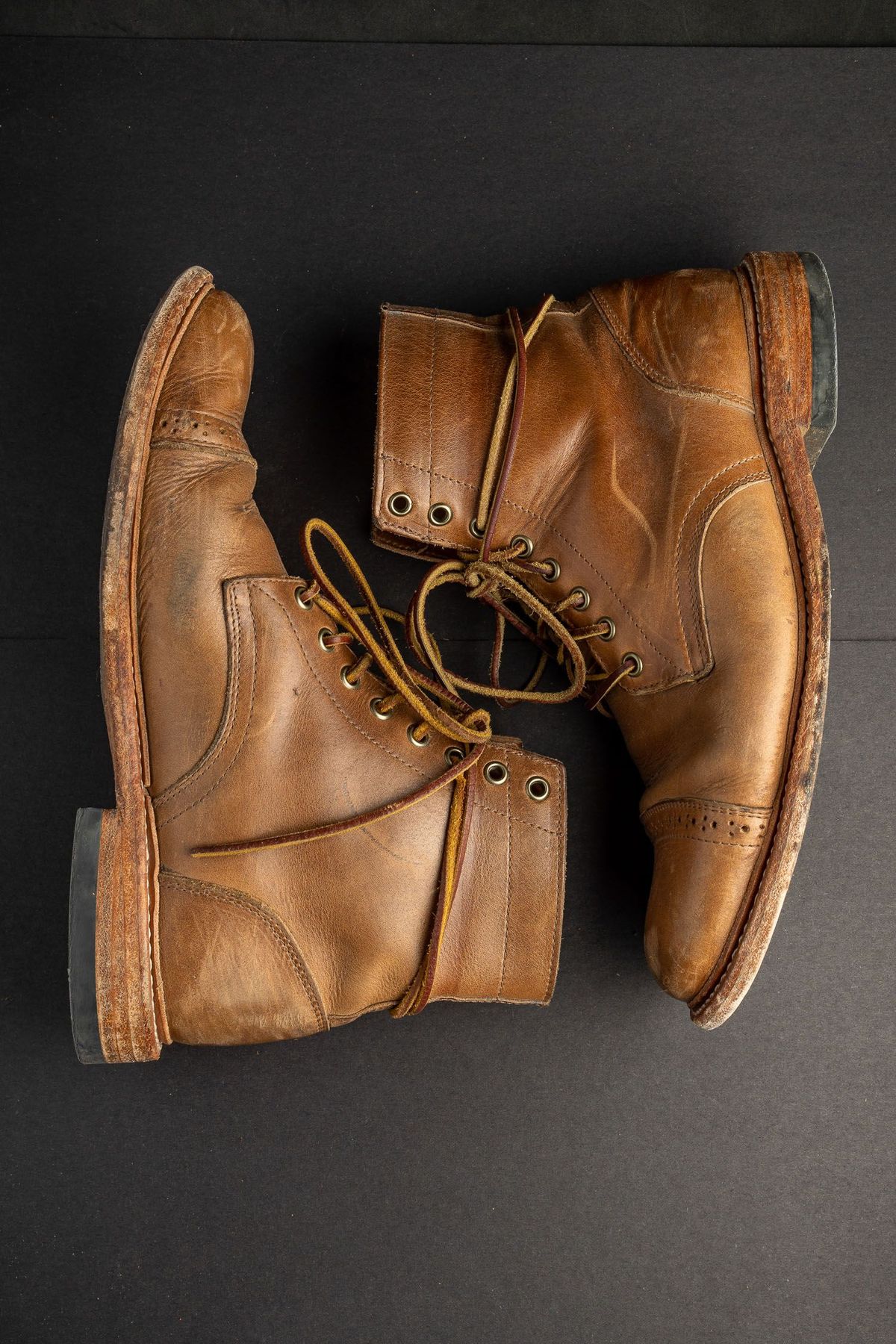 Photo by patinathunderdome on January 3, 2022 of the Oak Street Bootmakers Trench Boot in Horween Natural Chromexcel.
