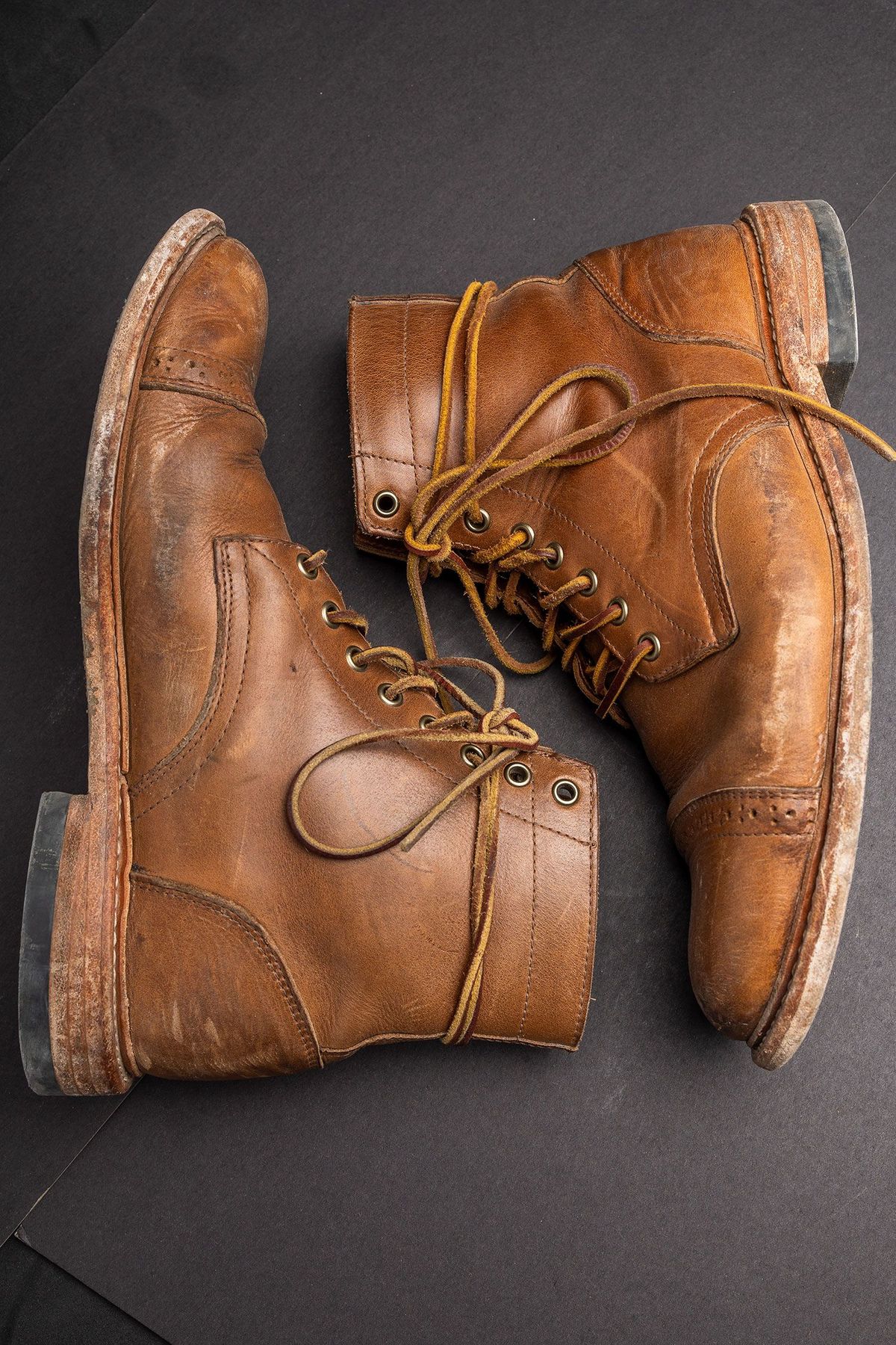 Photo by patinathunderdome on March 2, 2022 of the Oak Street Bootmakers Trench Boot in Horween Natural Chromexcel.