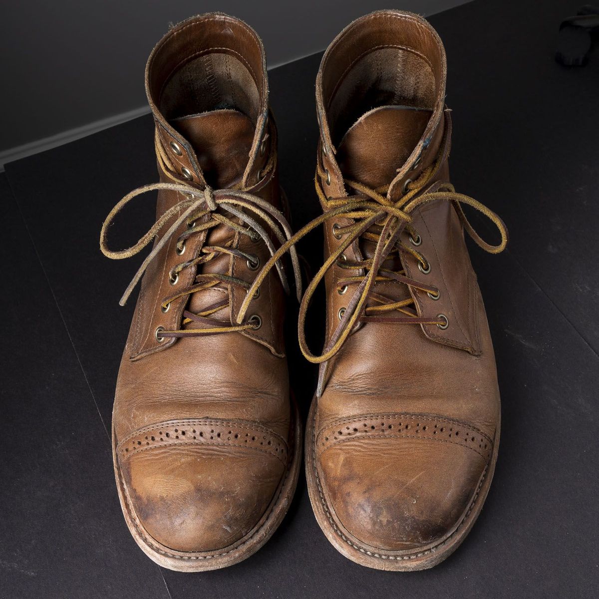 Photo by patinathunderdome on April 5, 2022 of the Oak Street Bootmakers Trench Boot in Horween Natural Chromexcel.