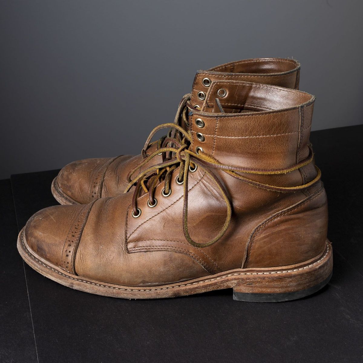 Photo by patinathunderdome on April 5, 2022 of the Oak Street Bootmakers Trench Boot in Horween Natural Chromexcel.