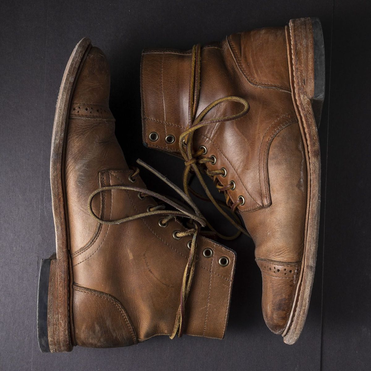 Photo by patinathunderdome on April 5, 2022 of the Oak Street Bootmakers Trench Boot in Horween Natural Chromexcel.