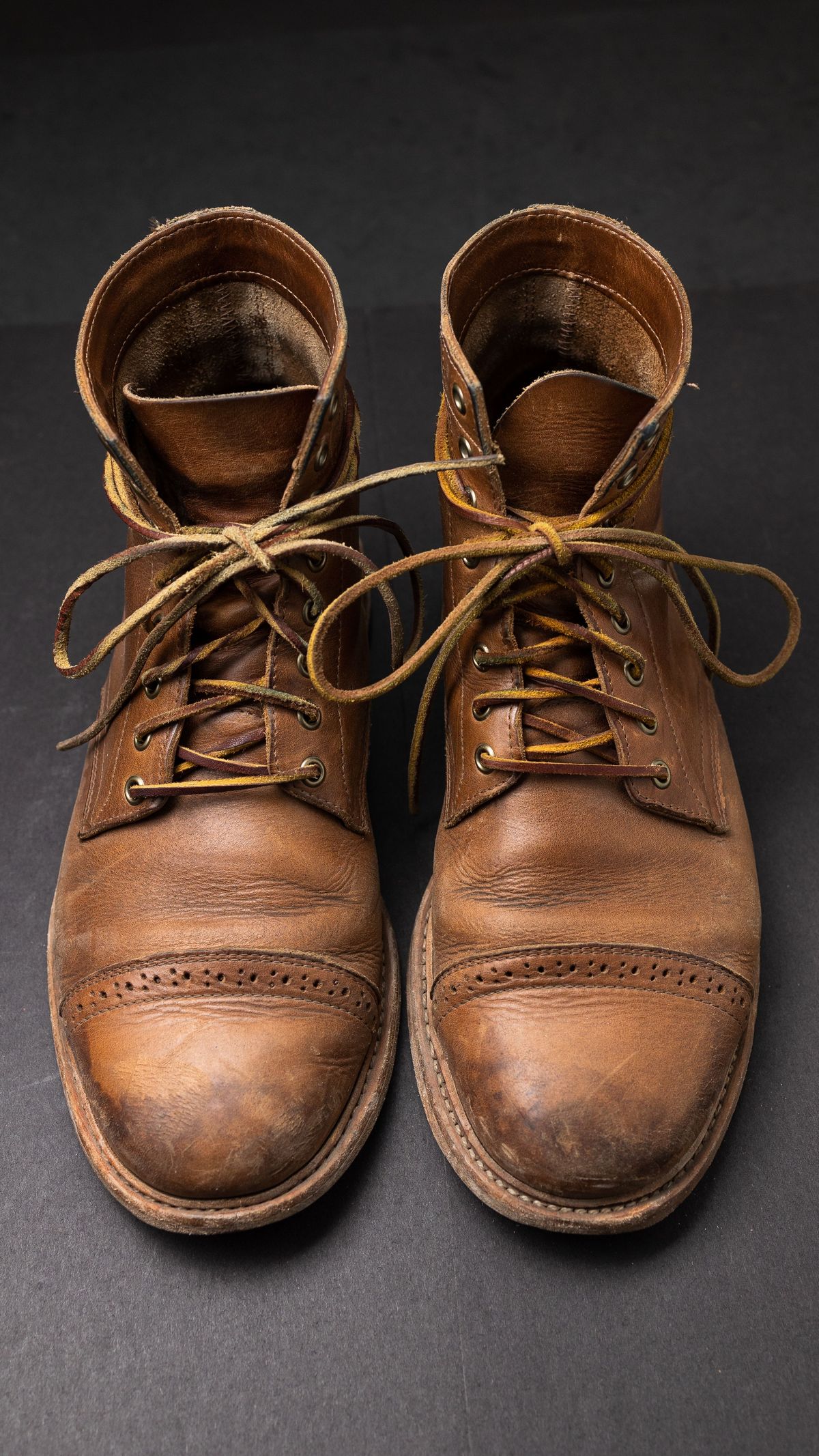 Photo by patinathunderdome on May 5, 2022 of the Oak Street Bootmakers Trench Boot in Horween Natural Chromexcel.