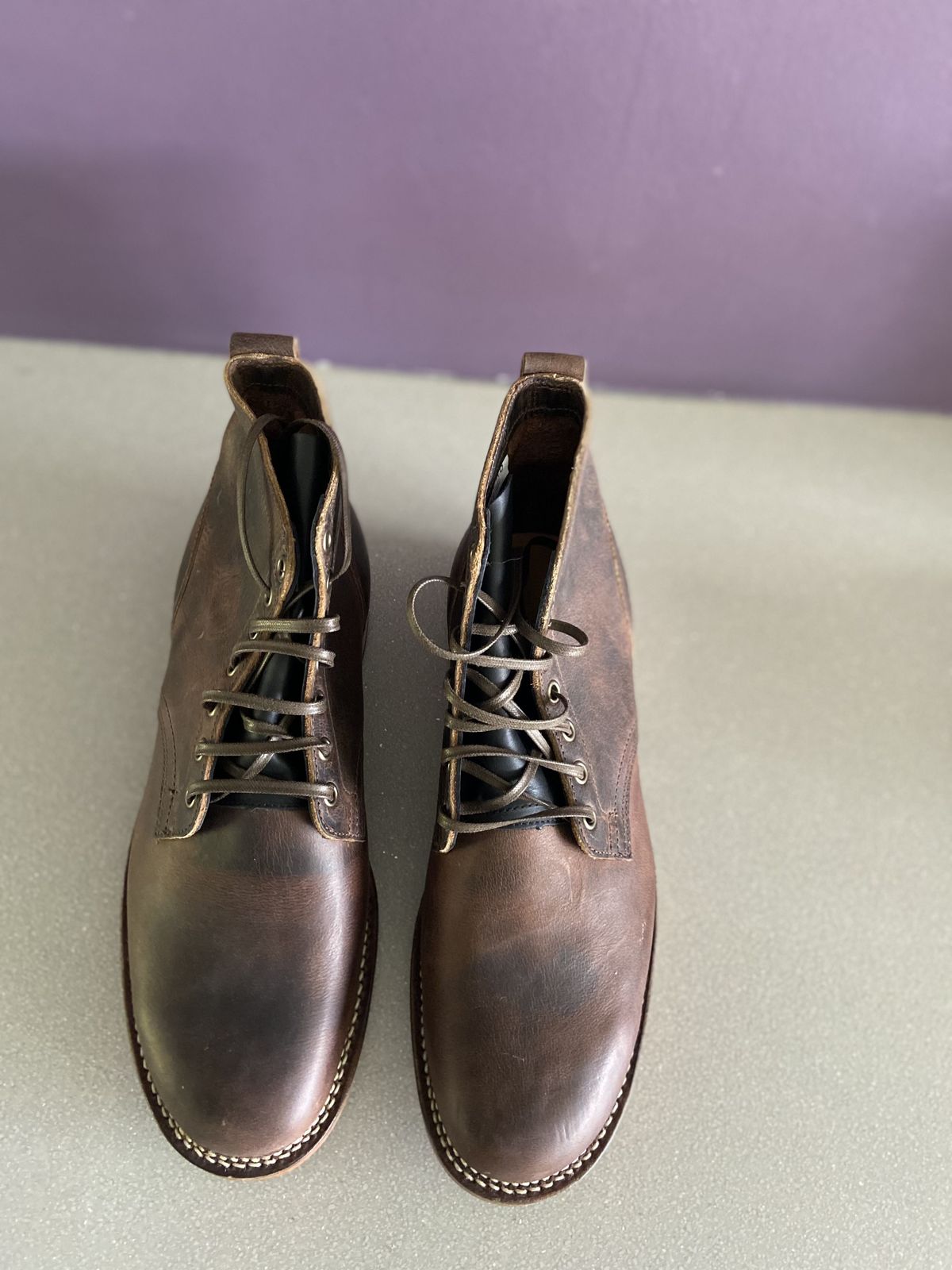 Photo by patinathunderdome on October 1, 2021 of the Viberg Service Boot in Horween Rowdy Dachshund.