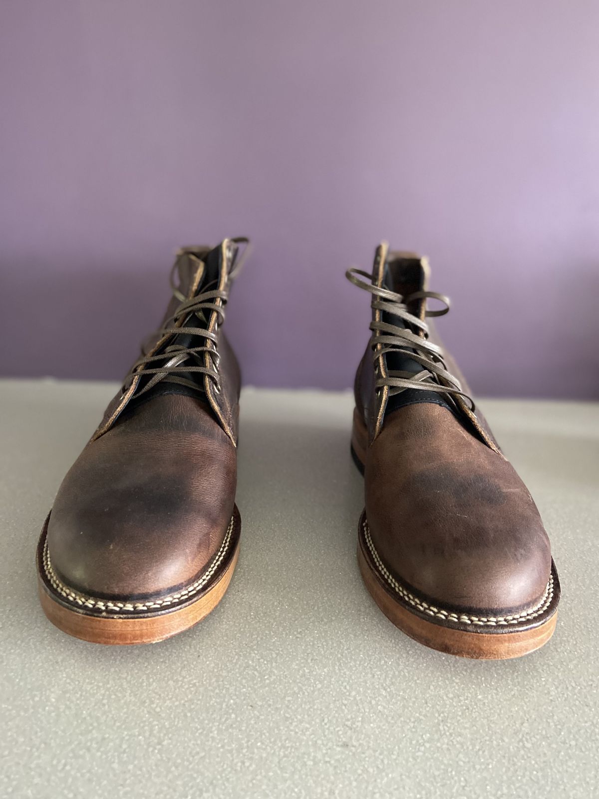Photo by patinathunderdome on October 1, 2021 of the Viberg Service Boot in Horween Rowdy Dachshund.