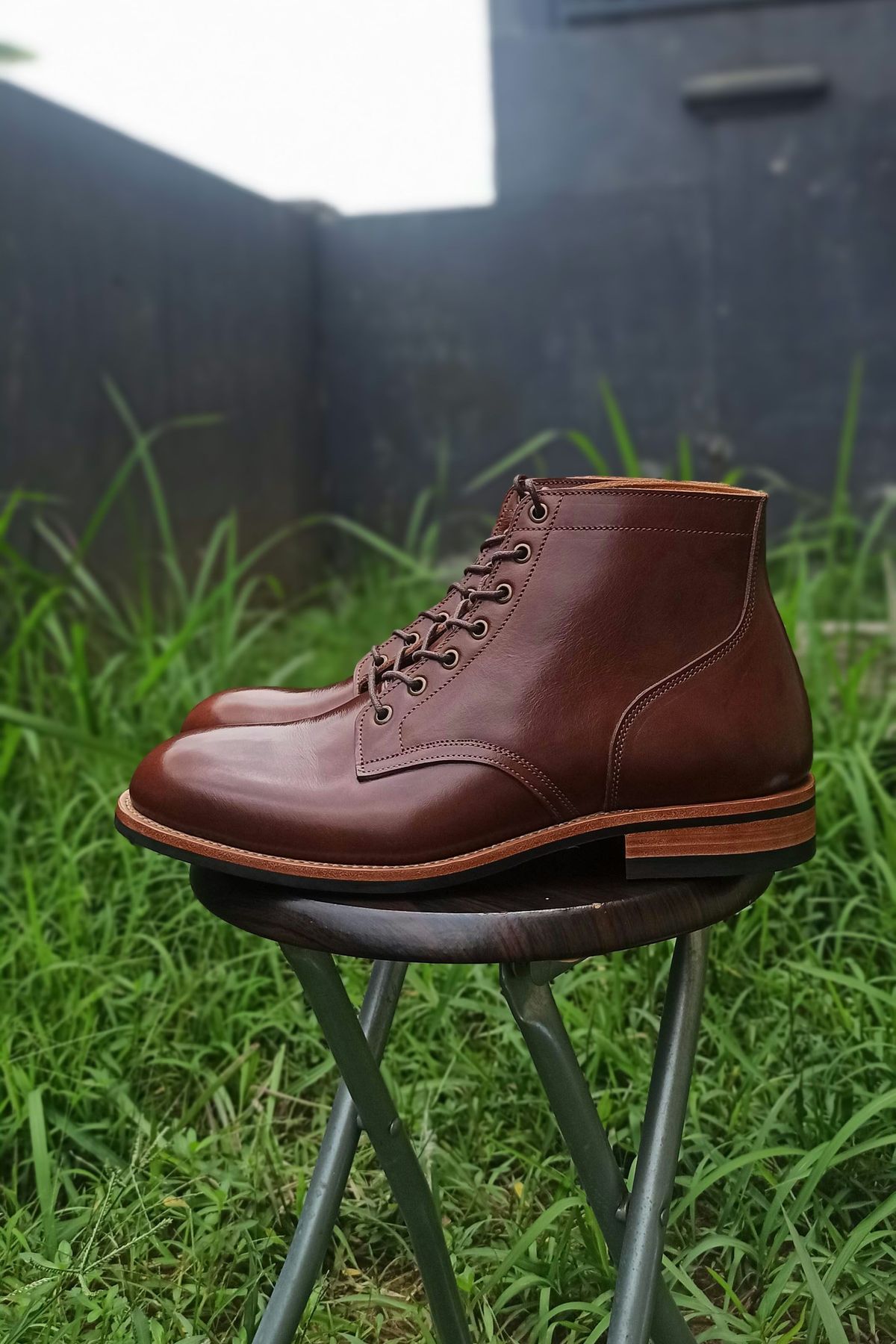 Photo by patinathunderdome on November 3, 2021 of the Midas Service Boot in Indonesian Dark Brown Pull Up.