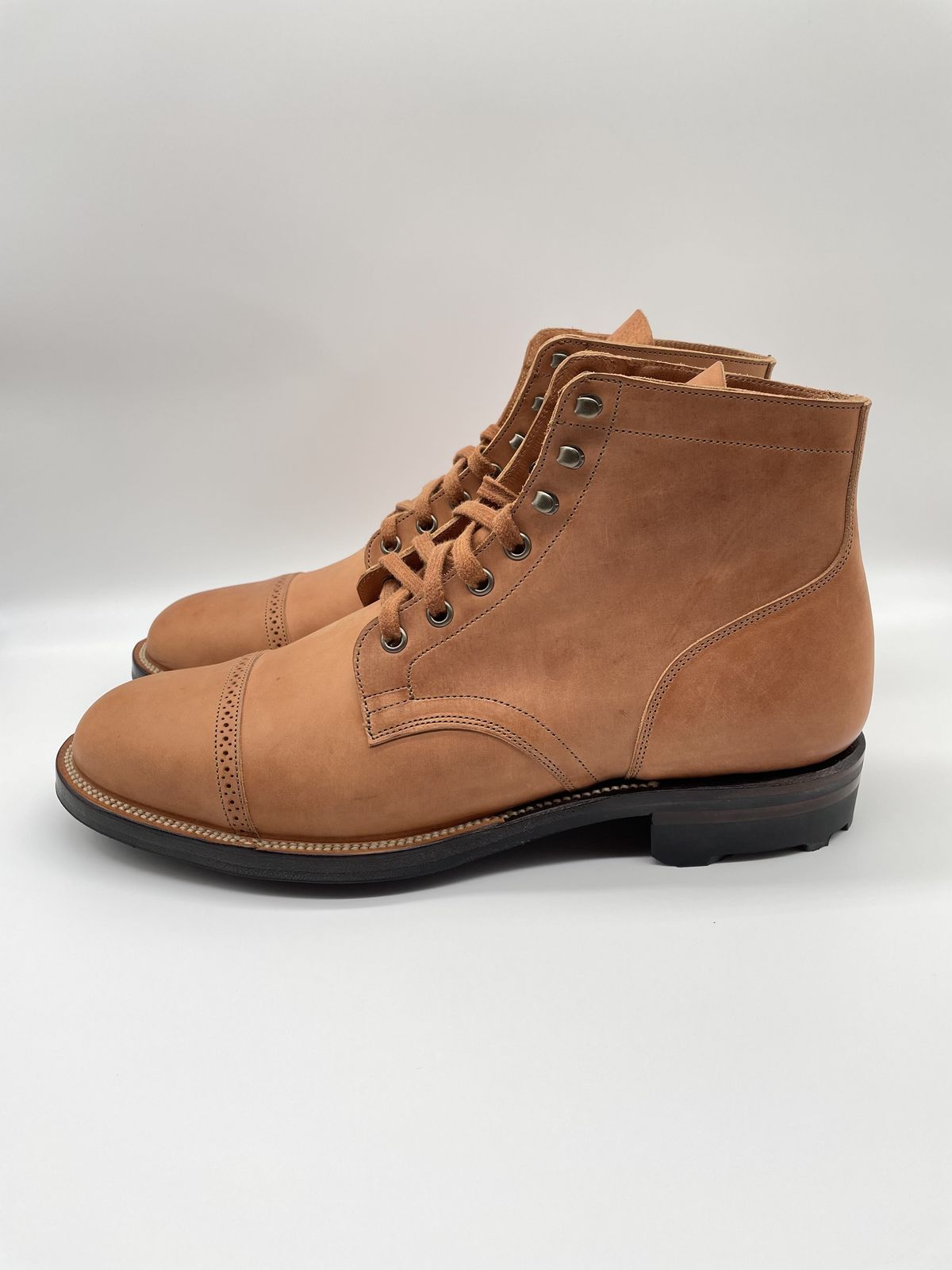 Photo by patinathunderdome on October 1, 2021 of the Viberg Service Boot in Maryam Used Cuoio Vitello Calf.