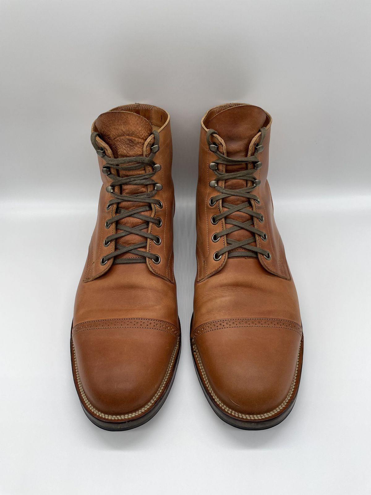 Photo by patinathunderdome on November 3, 2021 of the Viberg Service Boot in Maryam Used Cuoio Vitello Calf.