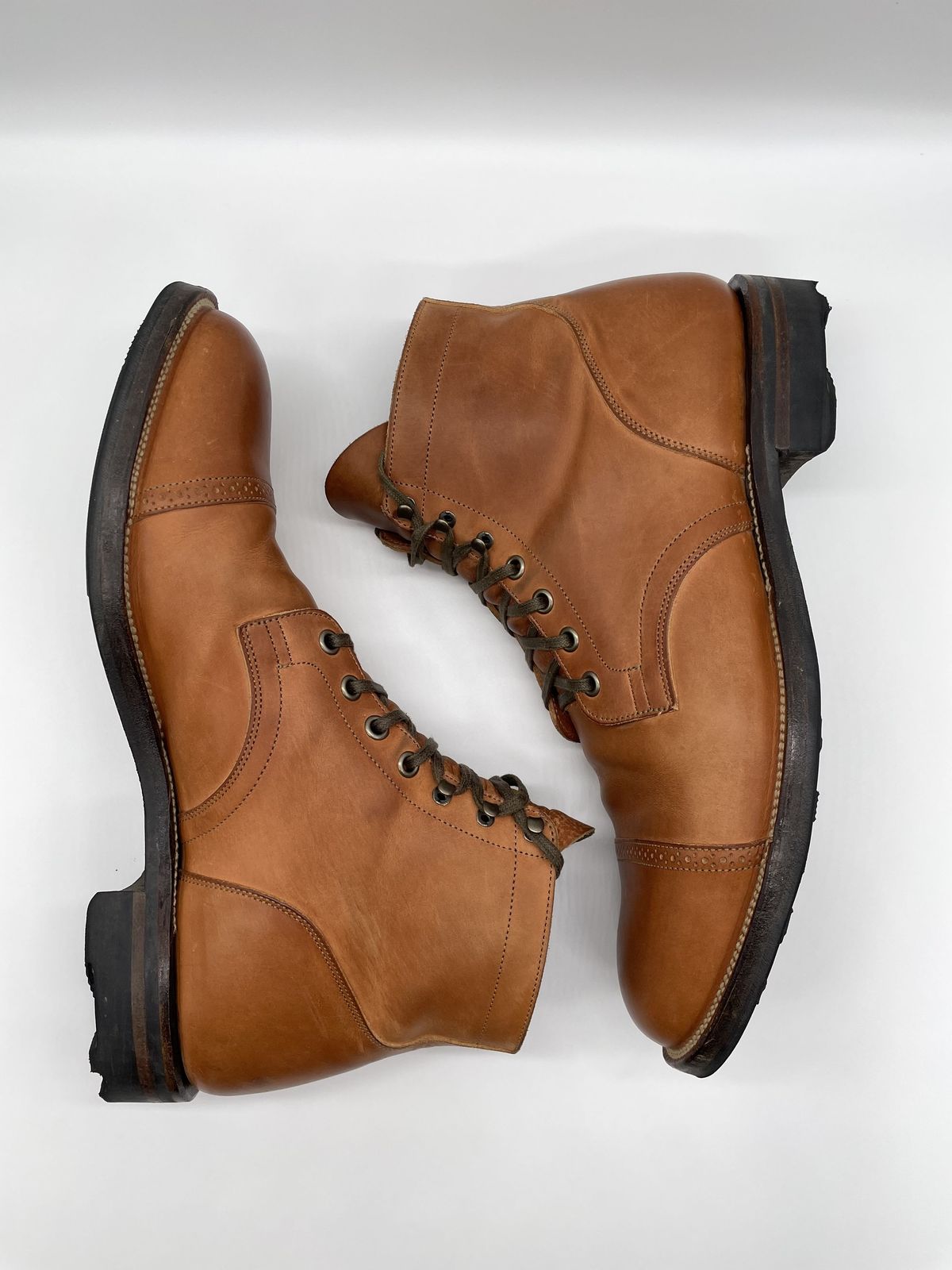Photo by patinathunderdome on November 3, 2021 of the Viberg Service Boot in Maryam Used Cuoio Vitello Calf.