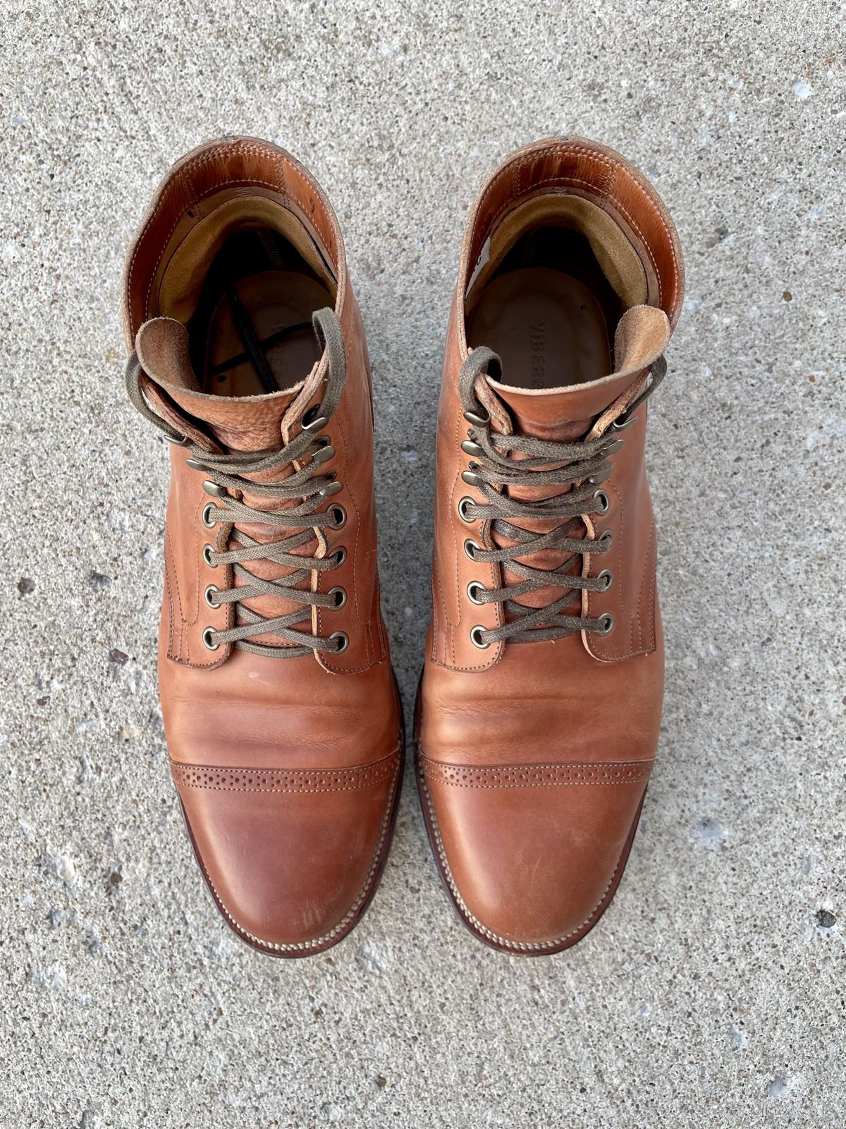 Photo by patinathunderdome on December 4, 2021 of the Viberg Service Boot in Maryam Used Cuoio Vitello Calf.