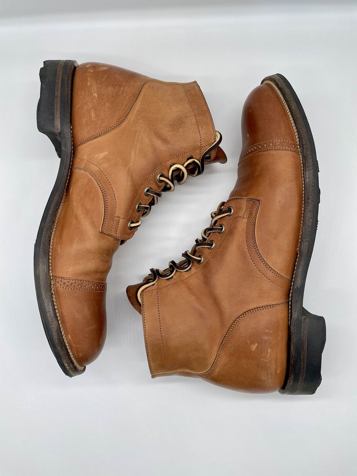 Photo by patinathunderdome on January 2, 2022 of the Viberg Service Boot in Maryam Used Cuoio Vitello Calf.