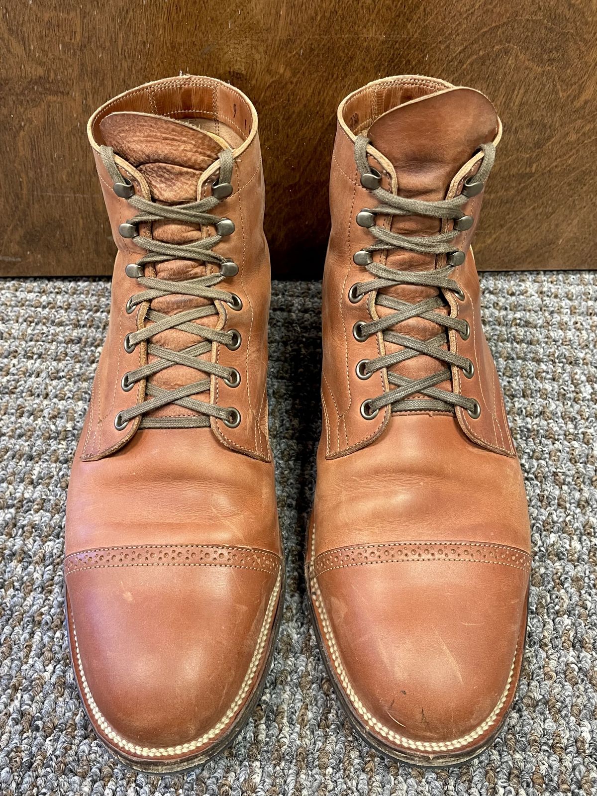 Photo by patinathunderdome on February 5, 2022 of the Viberg Service Boot in Maryam Used Cuoio Vitello Calf.