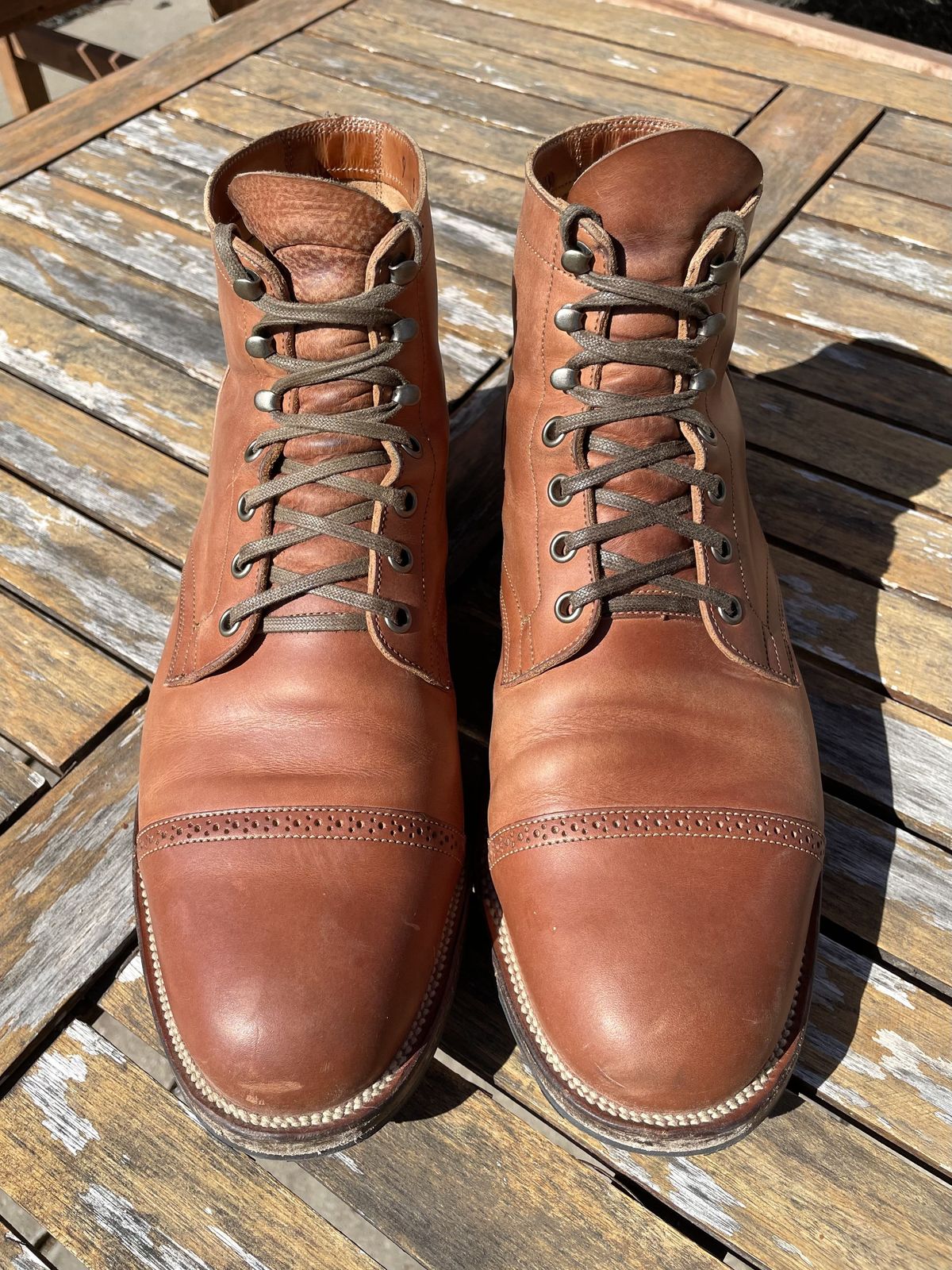 Photo by patinathunderdome on March 6, 2022 of the Viberg Service Boot in Maryam Used Cuoio Vitello Calf.